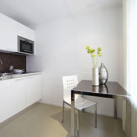 Visionapartments Zweierstrasse - Self Check-in Цюрих